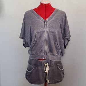 Super cute Hang Ten short set